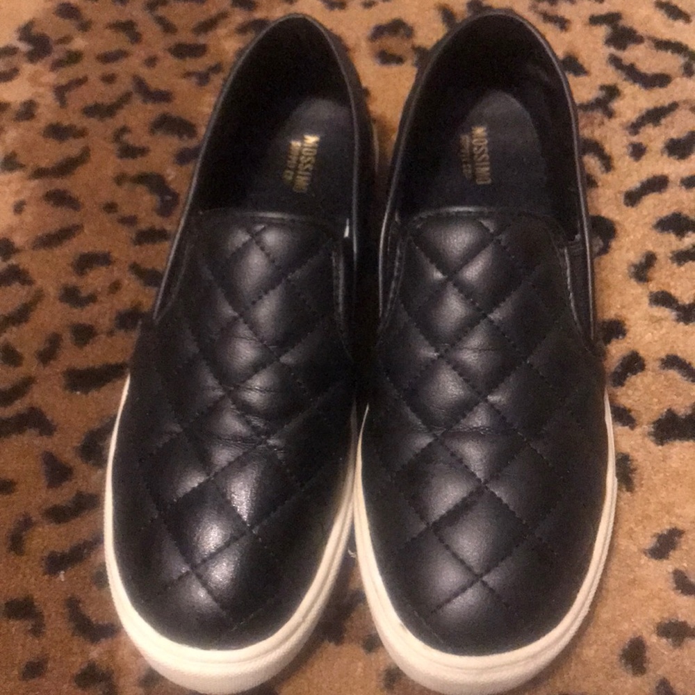 Mossimo slip on shoes